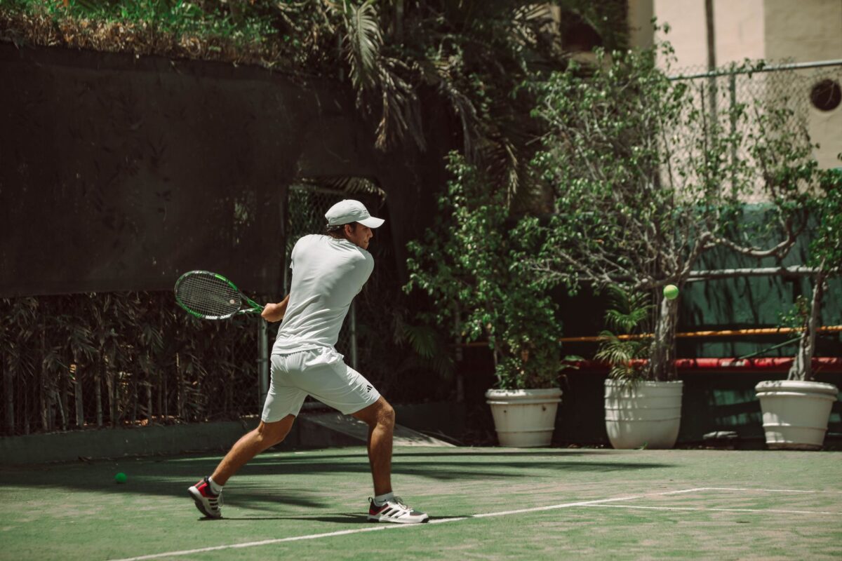 tennis lyon kyrian trottinette performance environnement